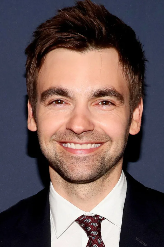 Drew Tarver fotoğrafı