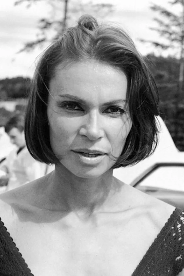 Monique Mercure fotoğrafı
