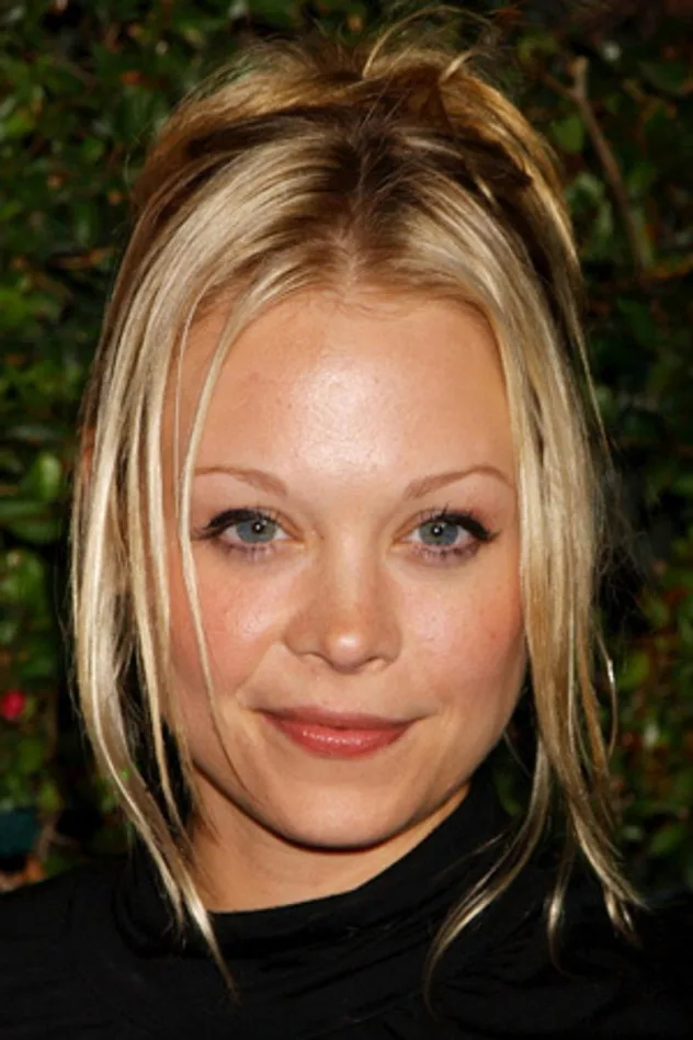 Alexandra Holden fotoğrafı