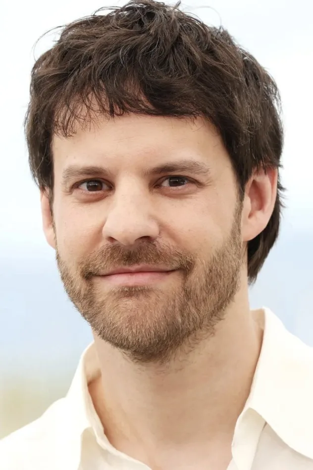 Charlie Polinger fotoğrafı