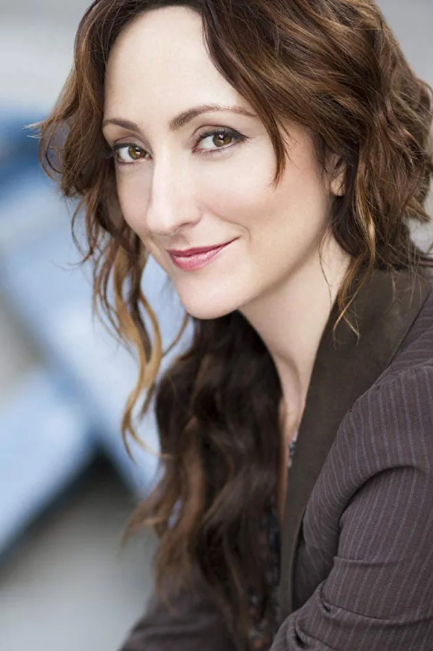 Carmen Cusack fotoğrafı