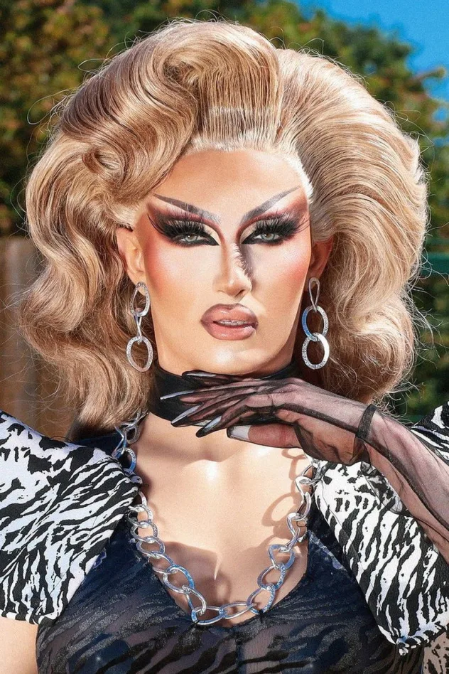 Credit poster