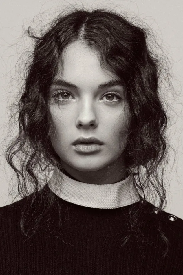 Deva Cassel fotoğrafı