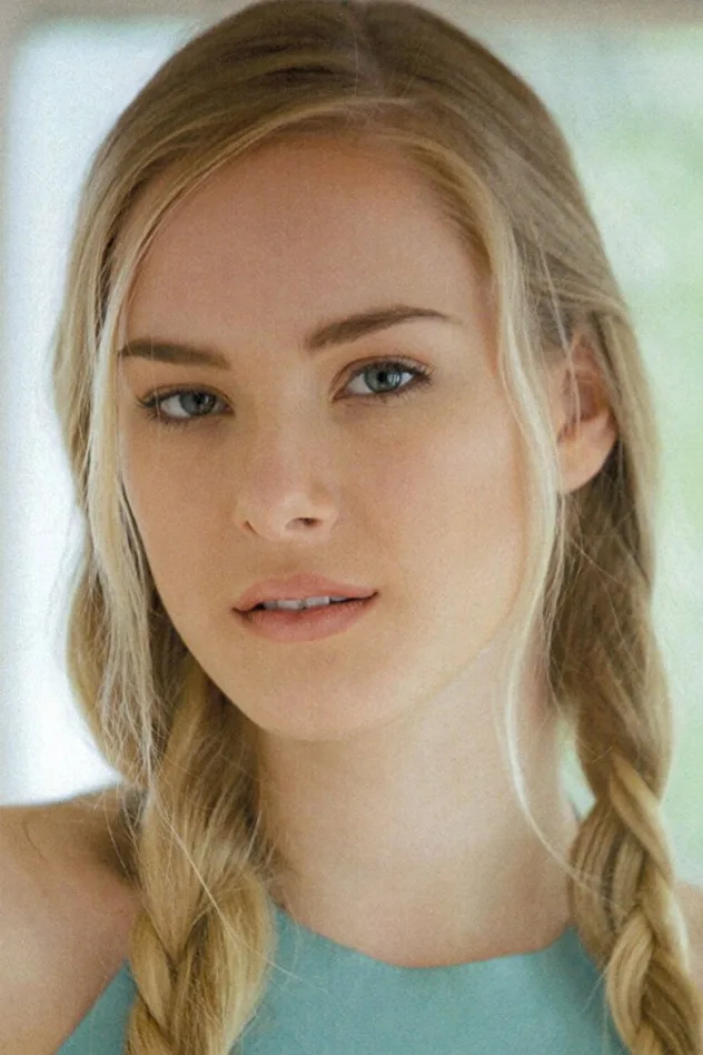 Emma Bellomy fotoğrafı