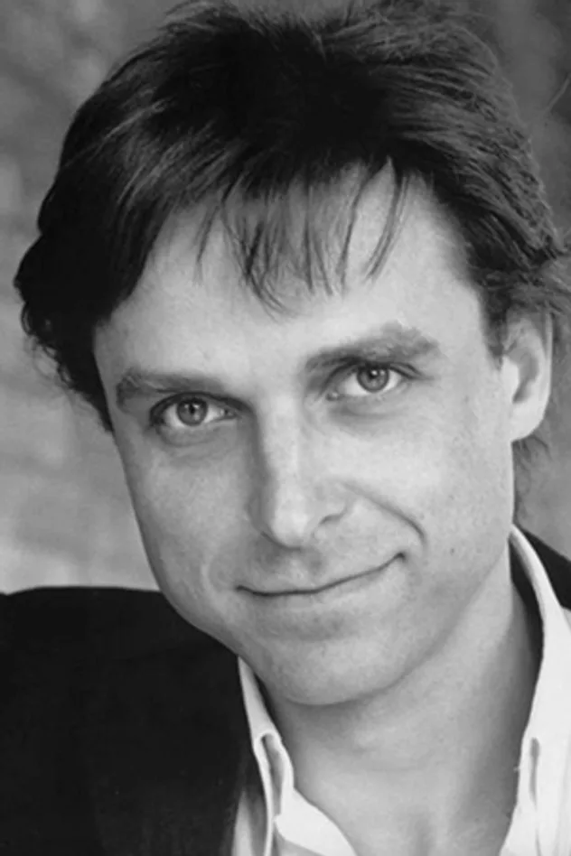 Adrian Ross Magenty fotoğrafı