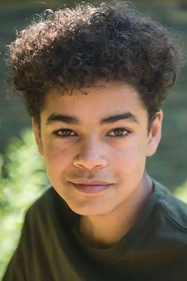 Amir Wilson fotoğrafı