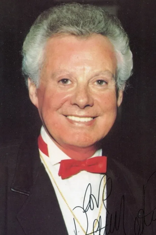 Cover image for Danny La Rue