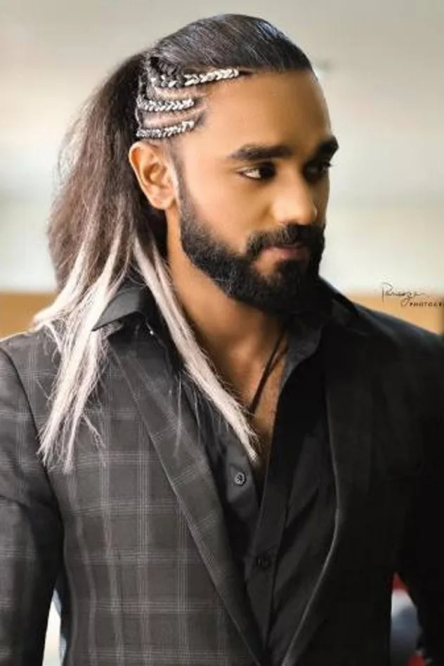 අකිල ධනුද්දර photo
