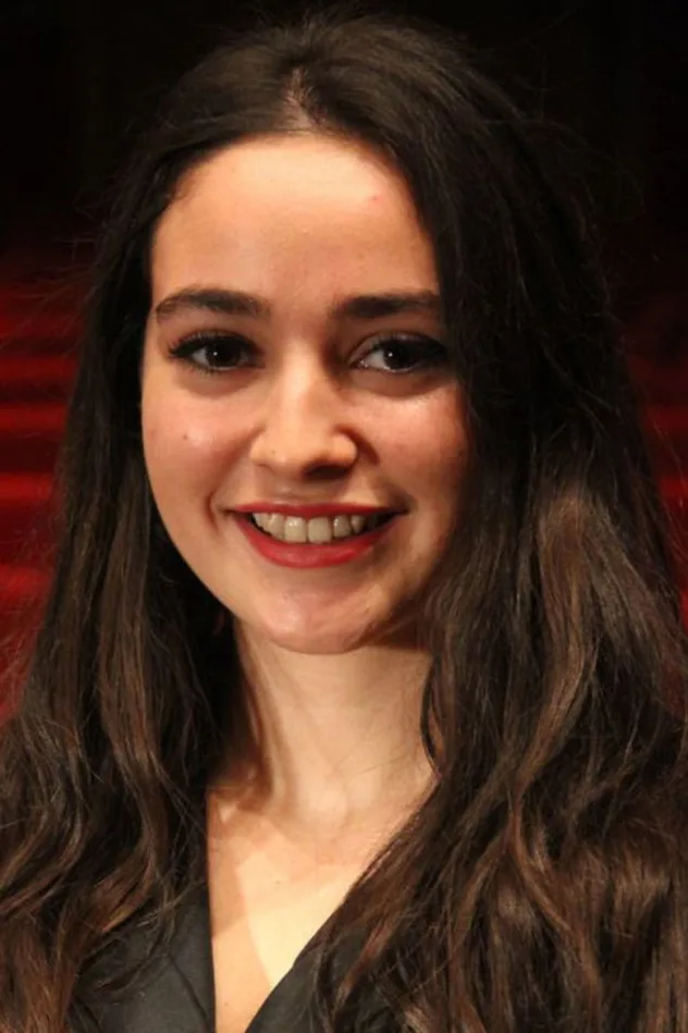 Nazlı Pınar Kaya fotoğrafı