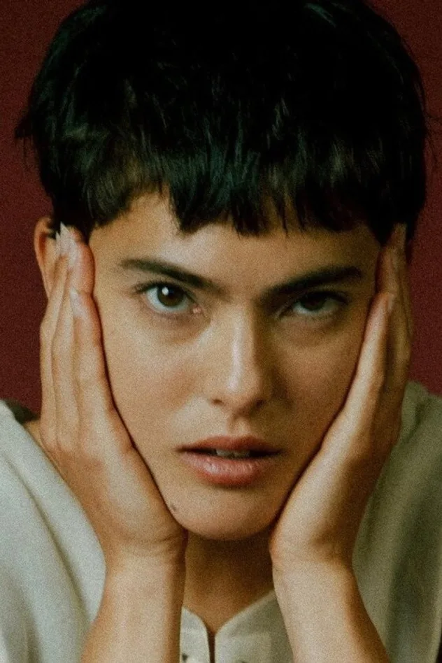 Miya Folick fotoğrafı