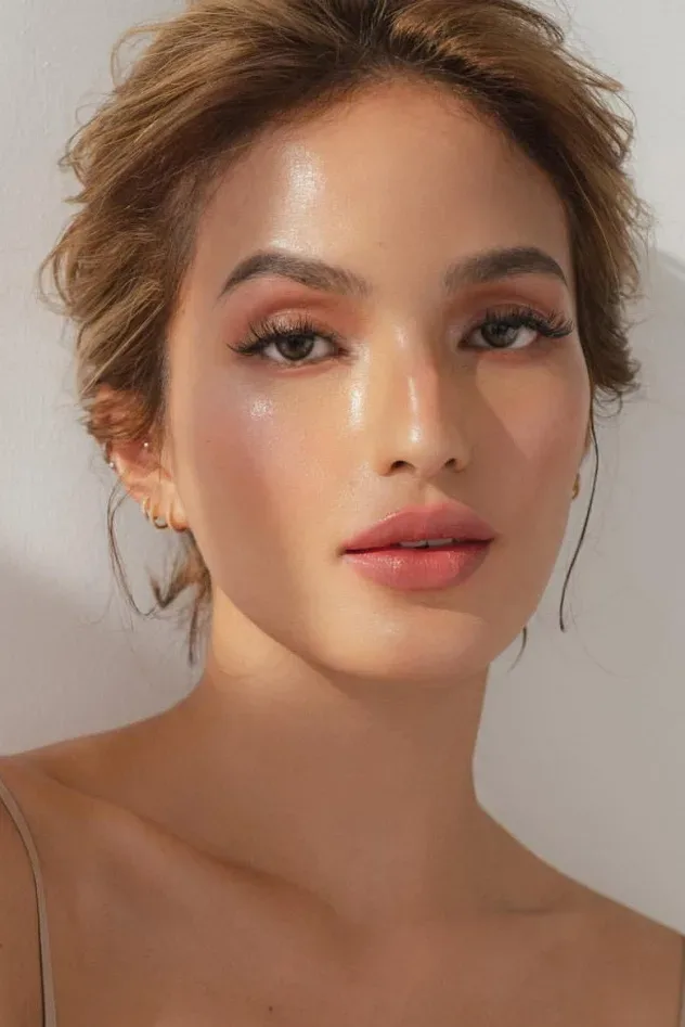 Cover image for Sarah Lahbati