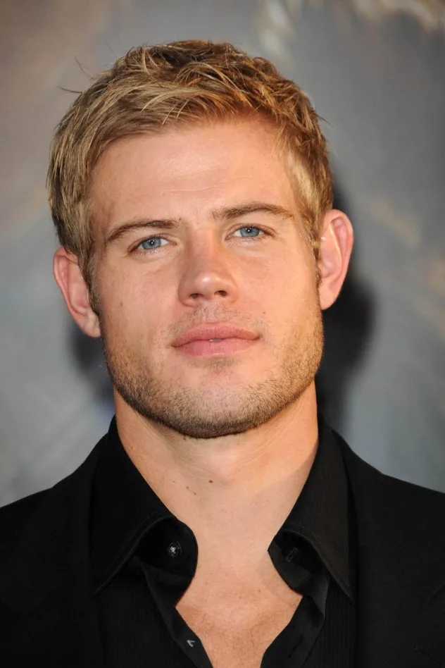 Trevor Donovan fotoğrafı