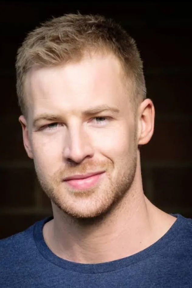 Angus McLaren fotoğrafı