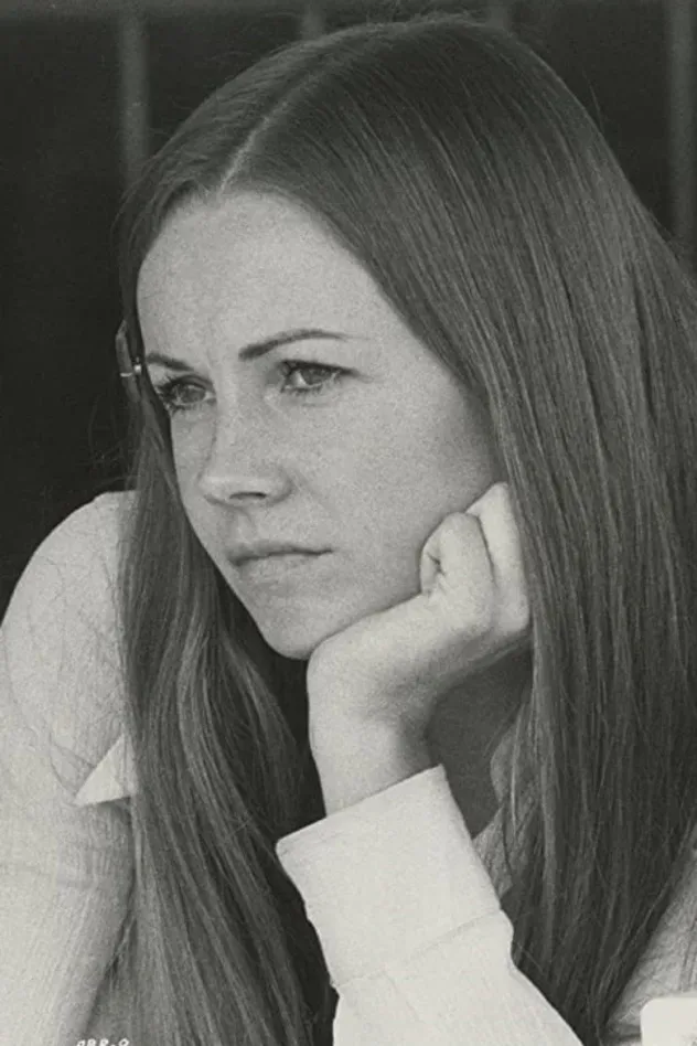 Cover image for Dianne Hull