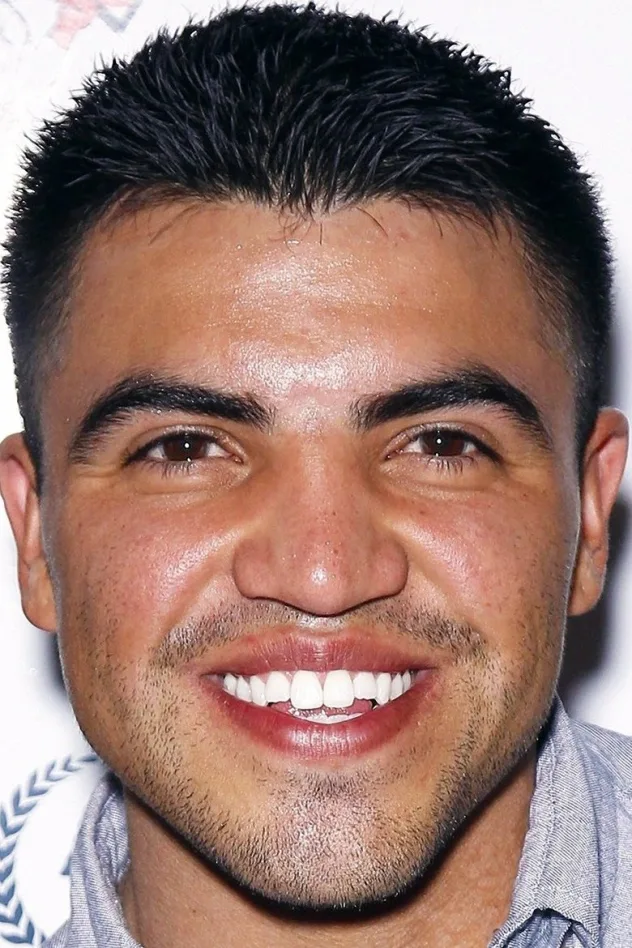 Victor Ortiz fotoğrafı