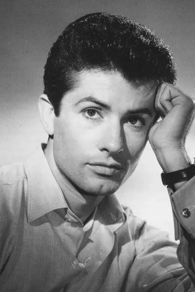 صورة الغلاف لـ George Chakiris