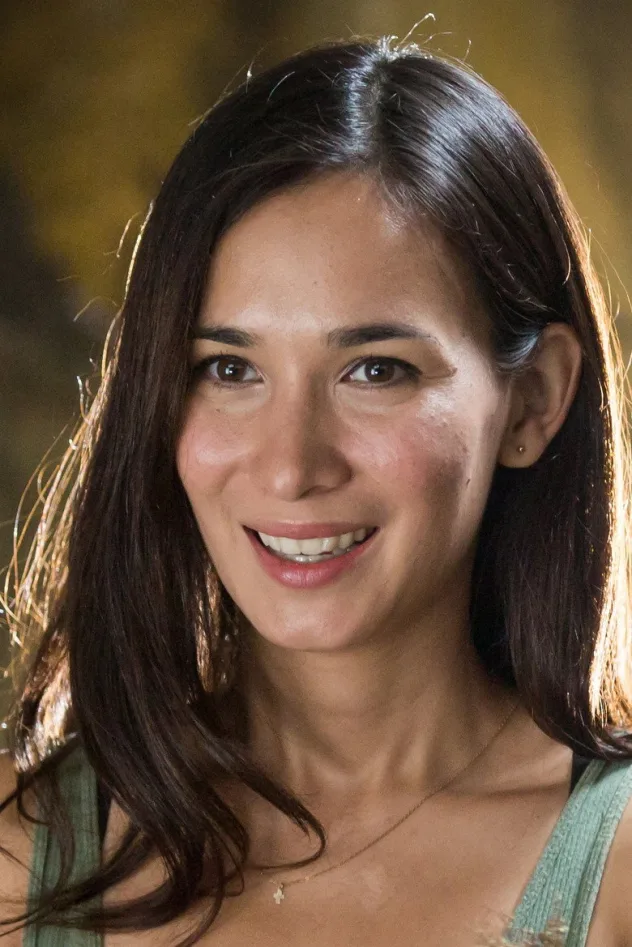 Celina Jade fotoğrafı