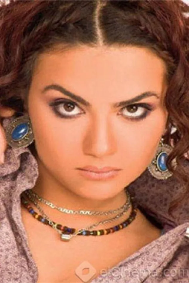 Farah Youssef fotoğrafı