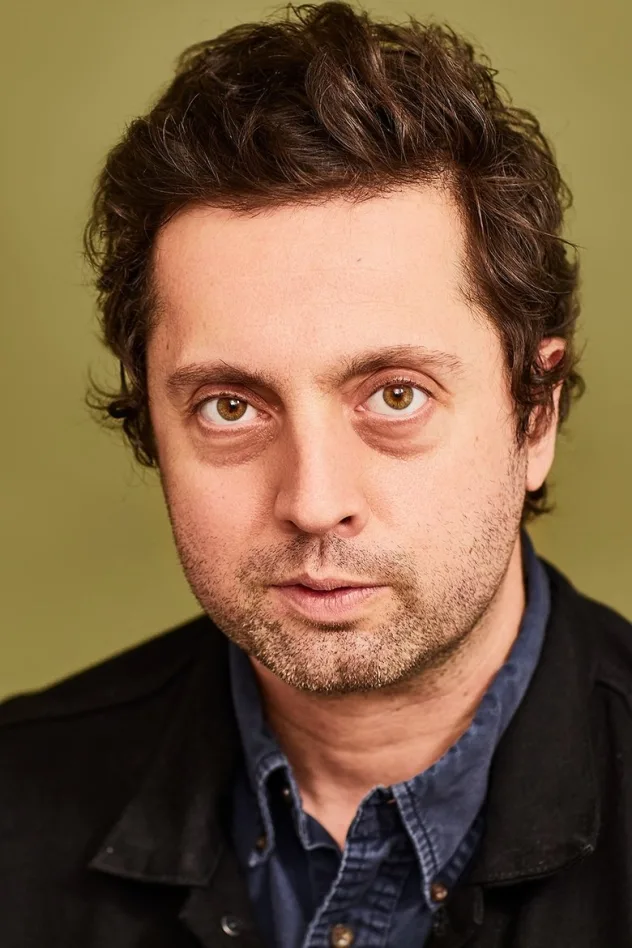 James Vincent fotoğrafı