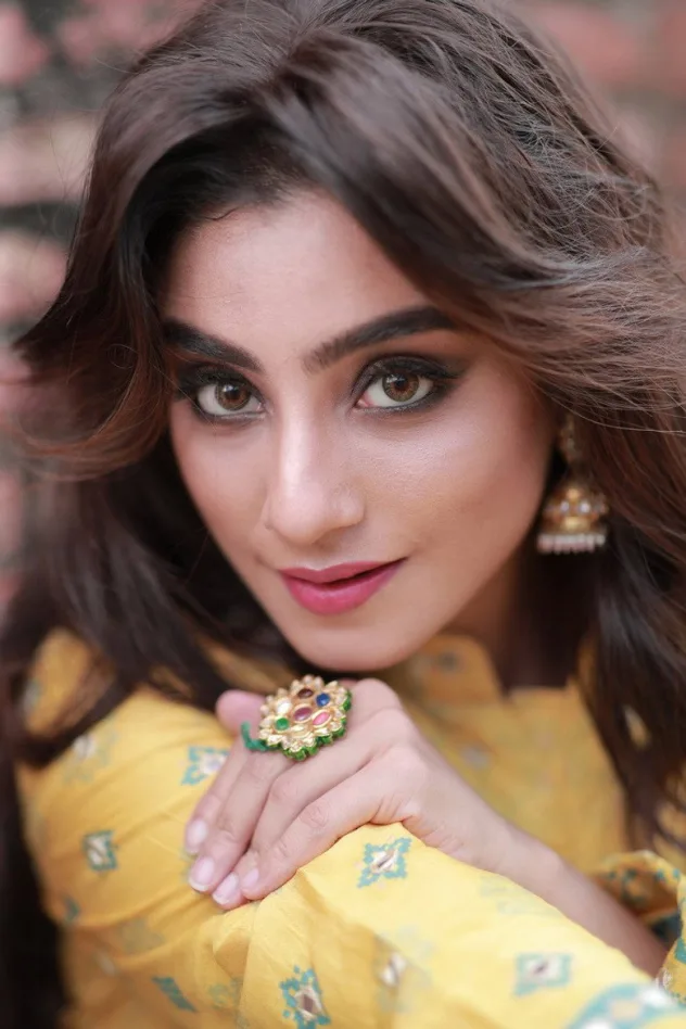 Neha Marda için kapak görseli