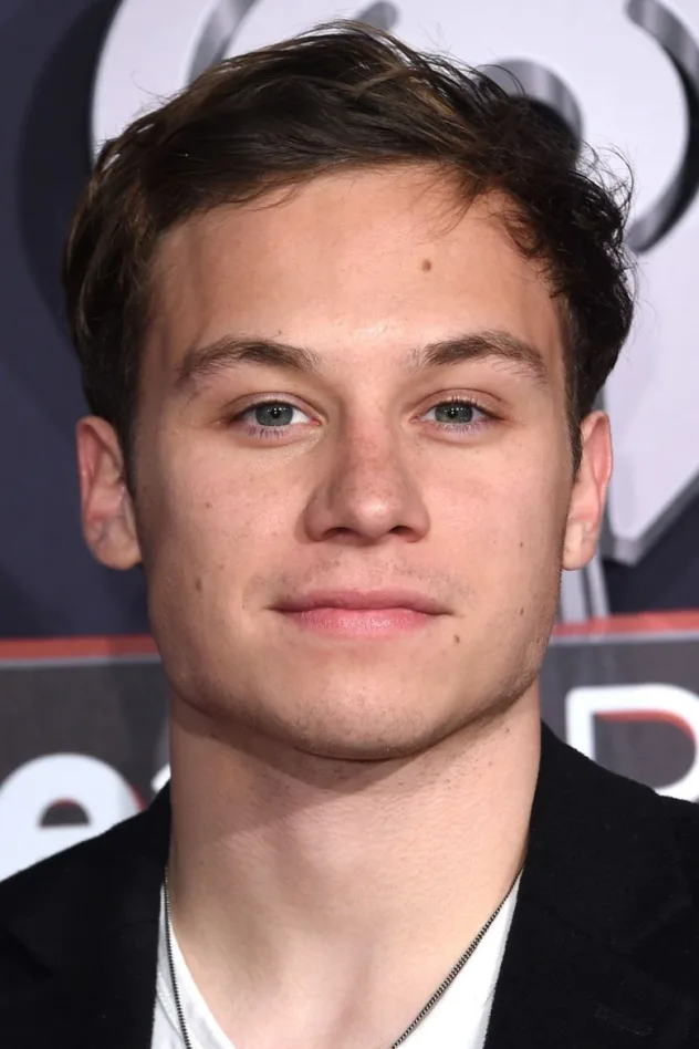 Finn Cole fotoğrafı