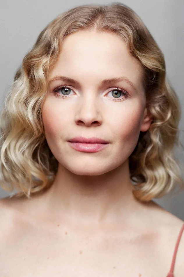 Kate Phillips fotoğrafı