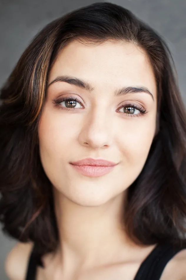 Katie Findlay fotoğrafı
