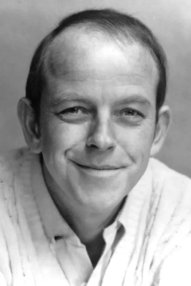 Julian Holloway fotoğrafı