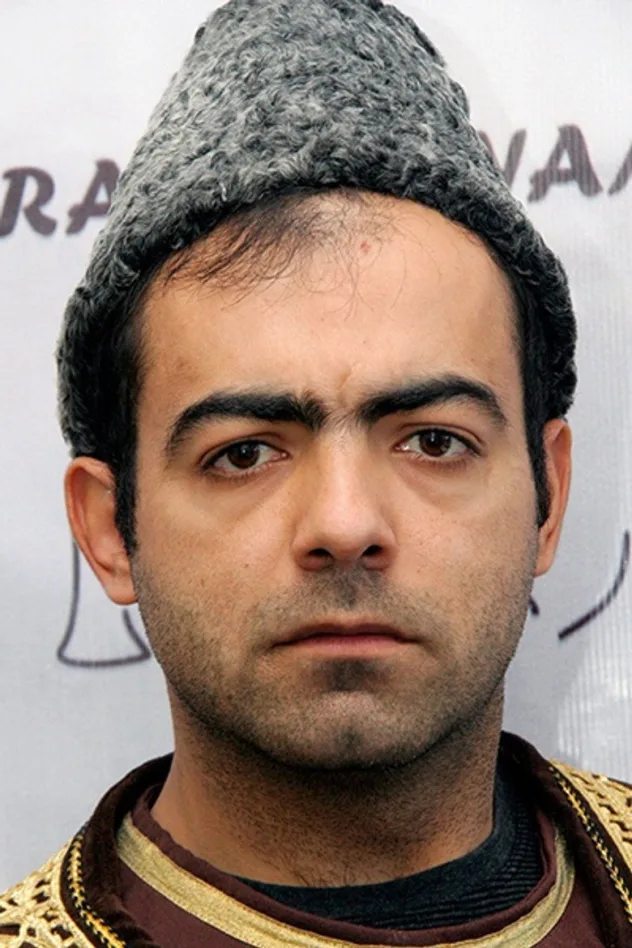 Rövşən Ağayev için kapak görseli