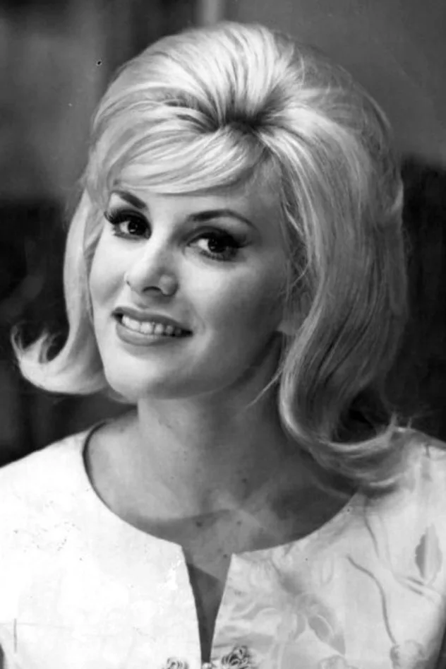 صورة الغلاف لـ June Wilkinson