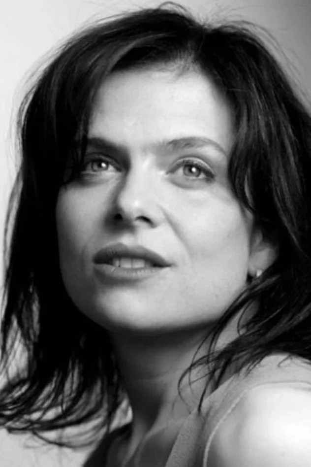 Sophie Linfield için kapak görseli