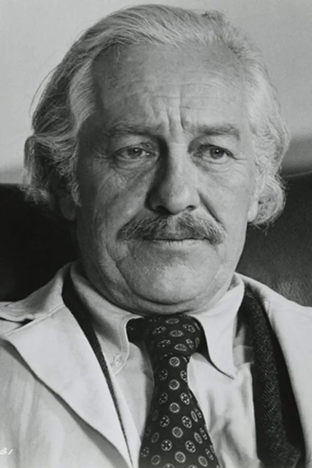 Strother Martin fotoğrafı