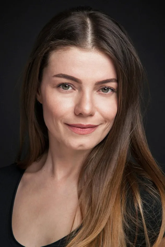 Обложка для Ebru Helvacıoğlu