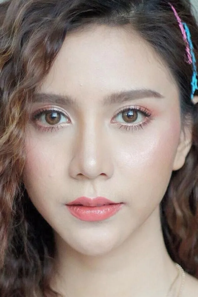 กชกร ส่งแสงเติม fotoğrafı
