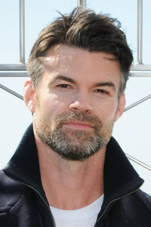 Daniel Gillies fotoğrafı