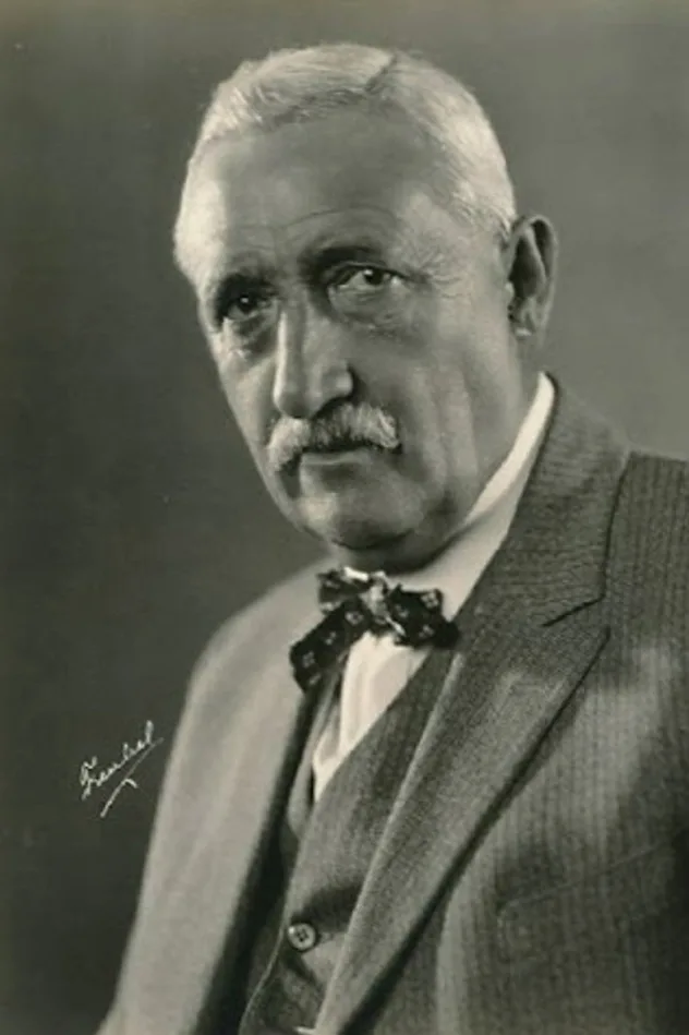 George Nichols fotoğrafı