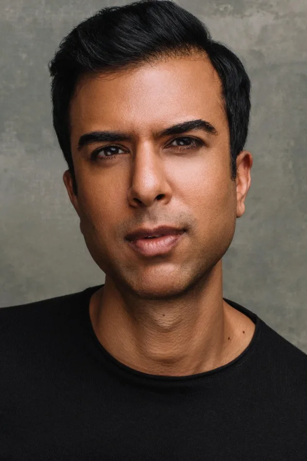 Soman Chainani fotoğrafı
