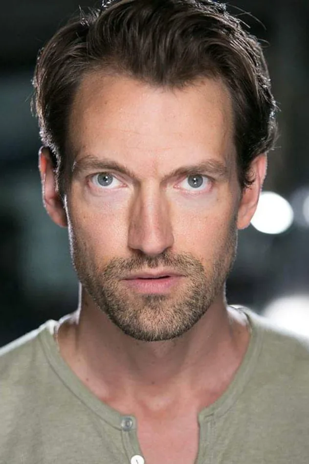 Tom Frederic fotoğrafı