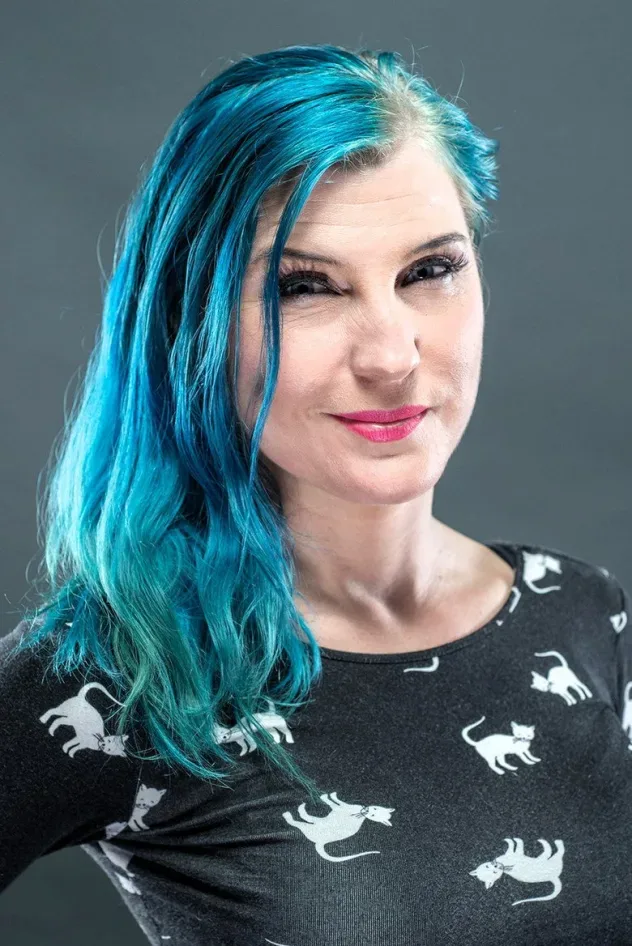 Обложка для Leva Bates