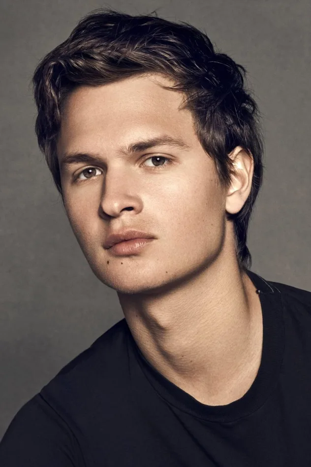 Ansel Elgort fotoğrafı