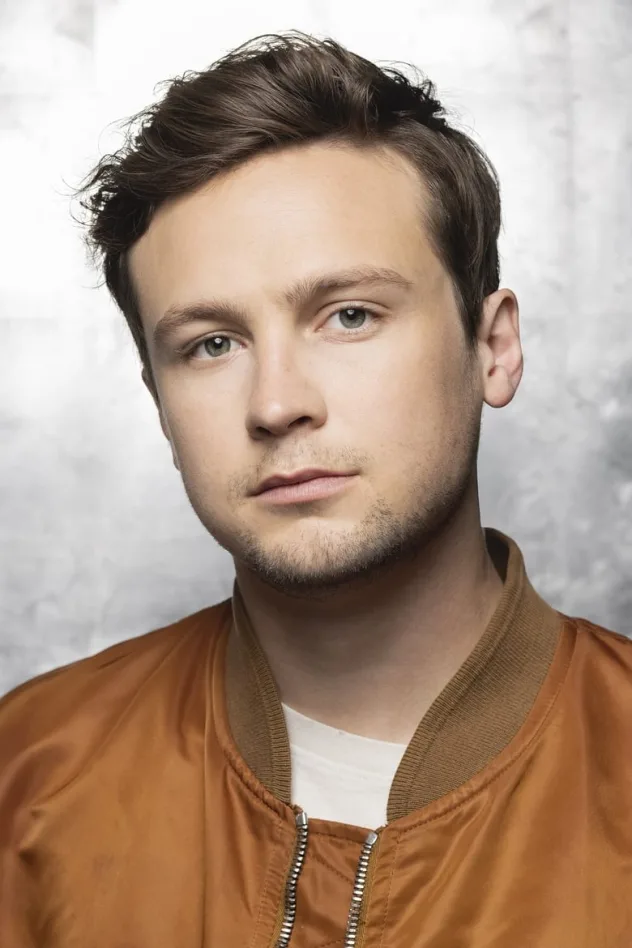 Logan Miller fotoğrafı