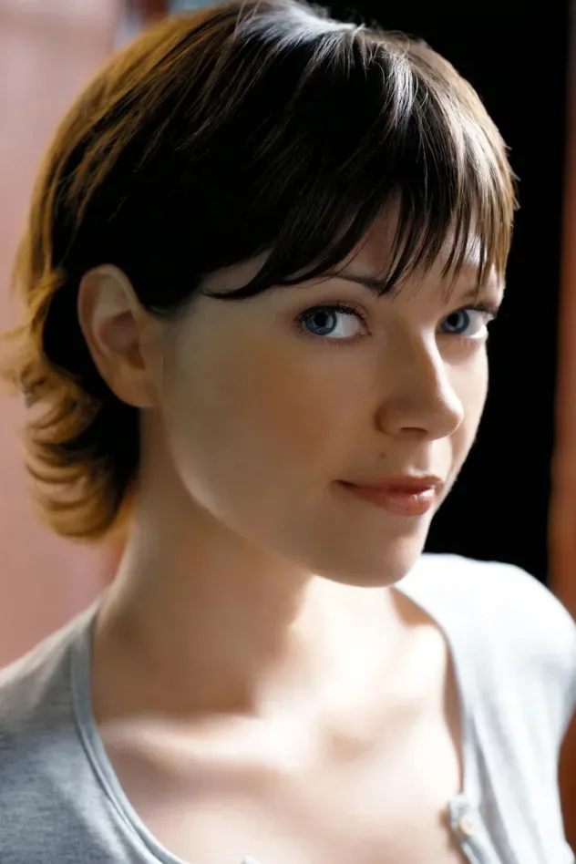 Обложка для Nicole De Boer