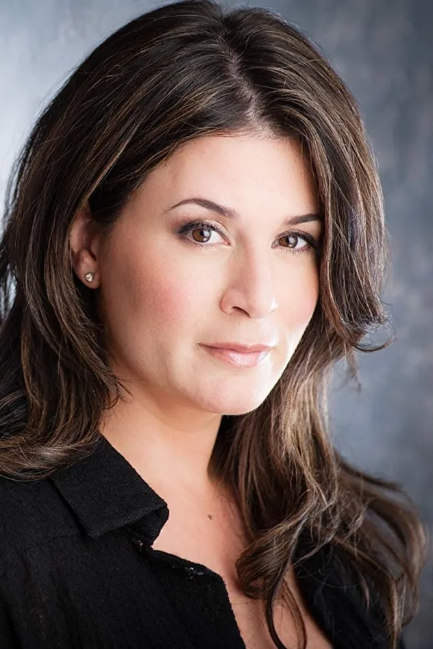 Nicole Oliver fotoğrafı