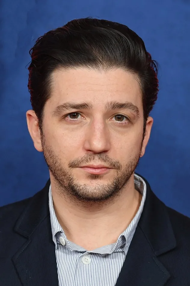 John Magaro fotoğrafı