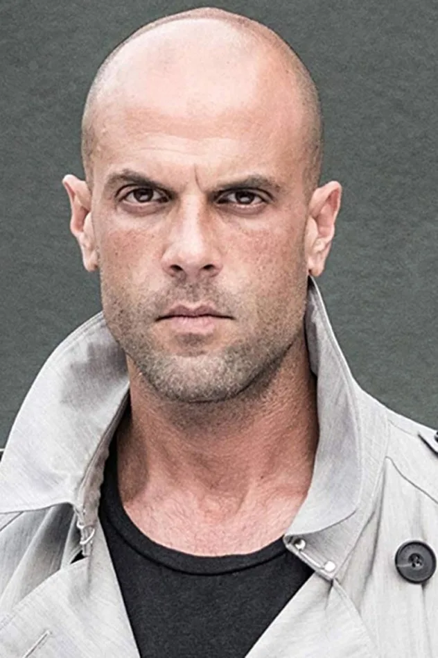 Christian George fotoğrafı