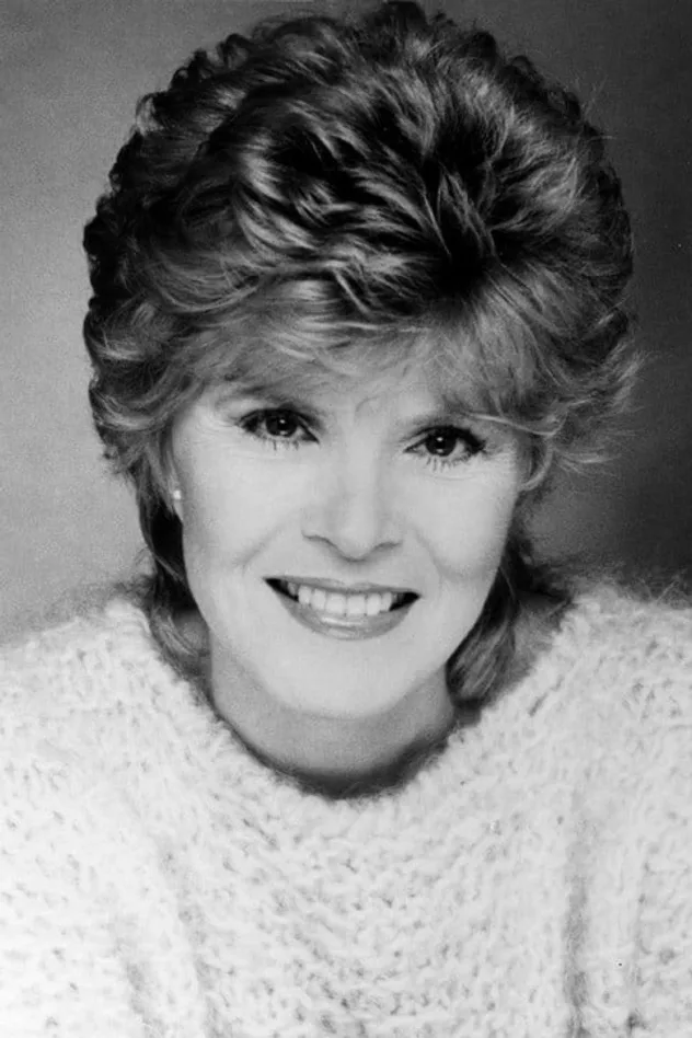 Shani Wallis fotoğrafı