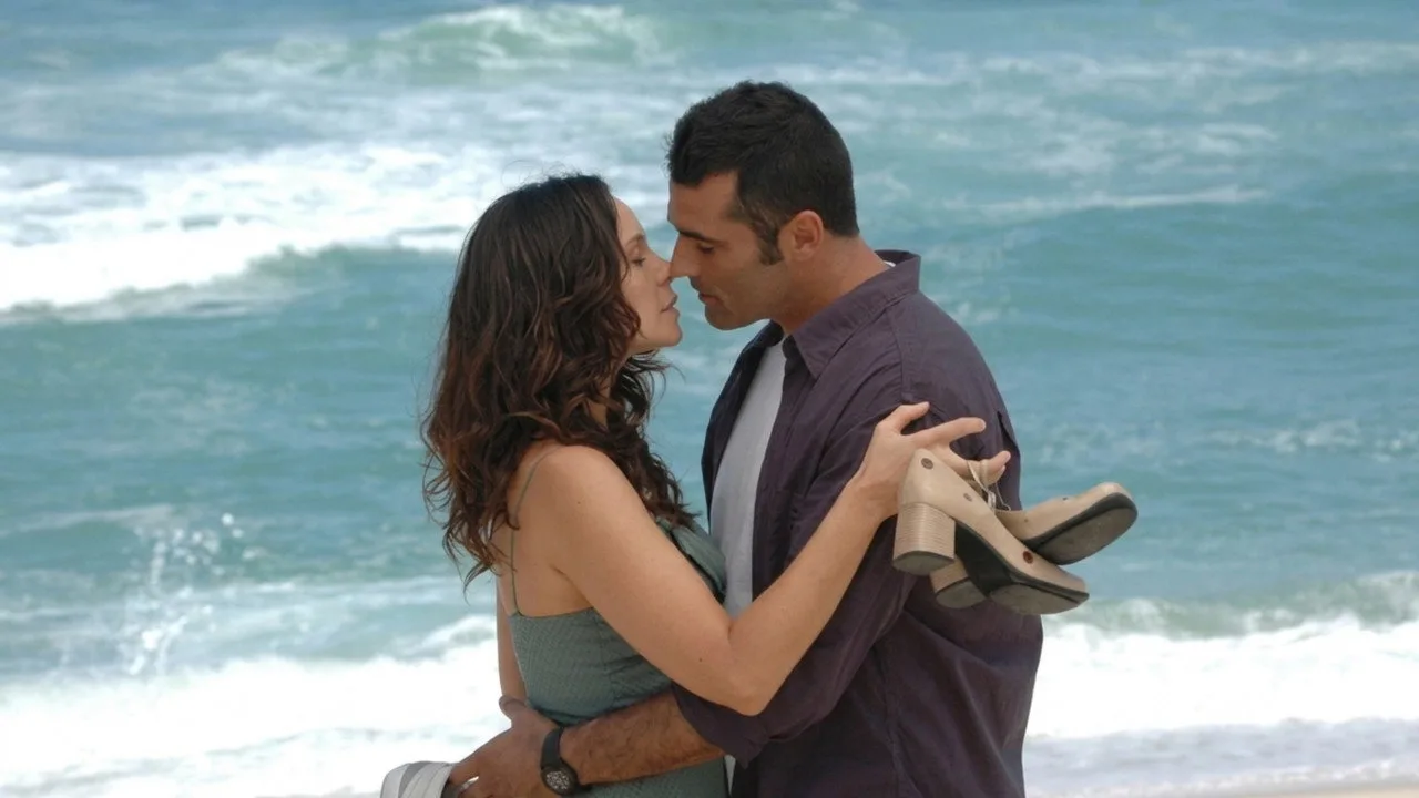 خلفية لـ Amor e Intrigas