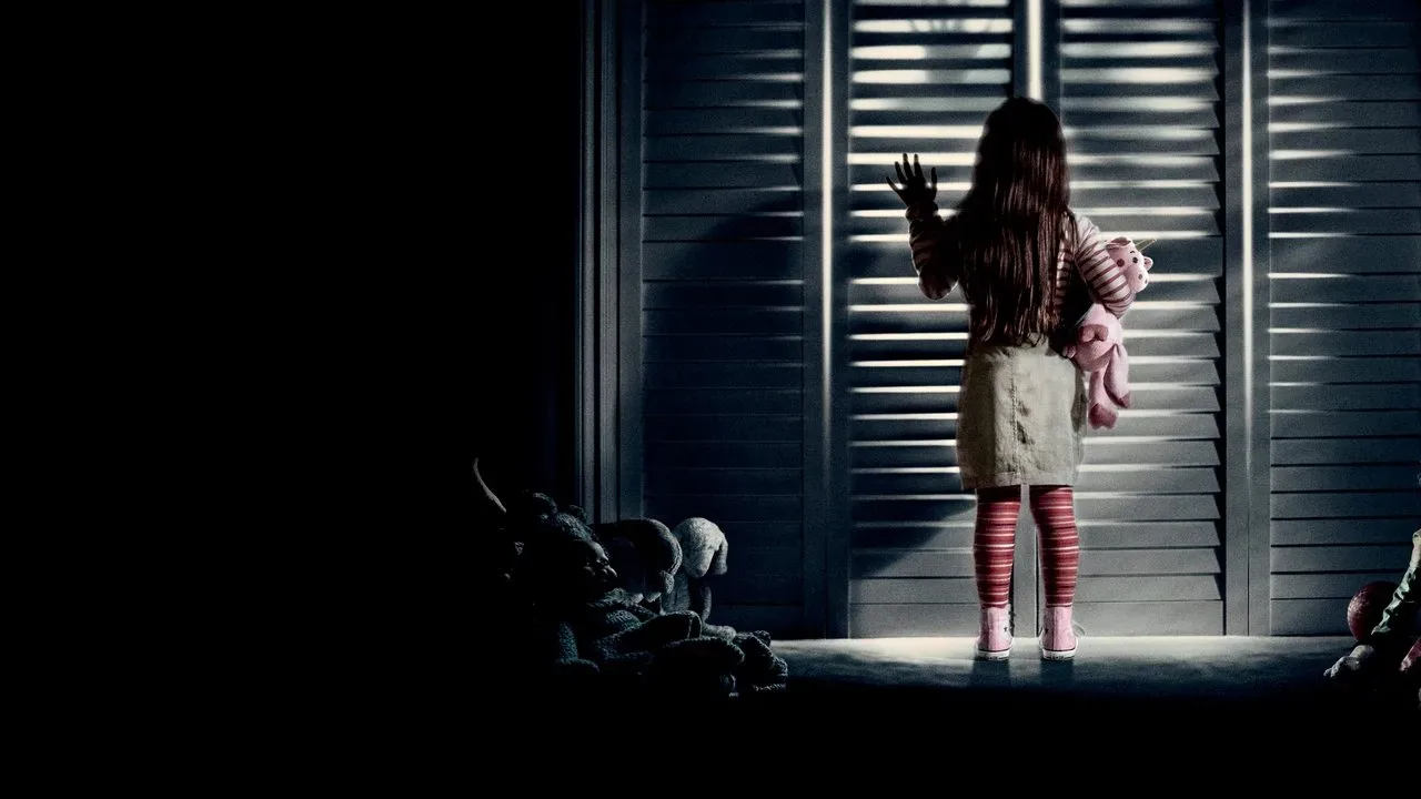 خلفية لـ Poltergeist: Kötü Ruh