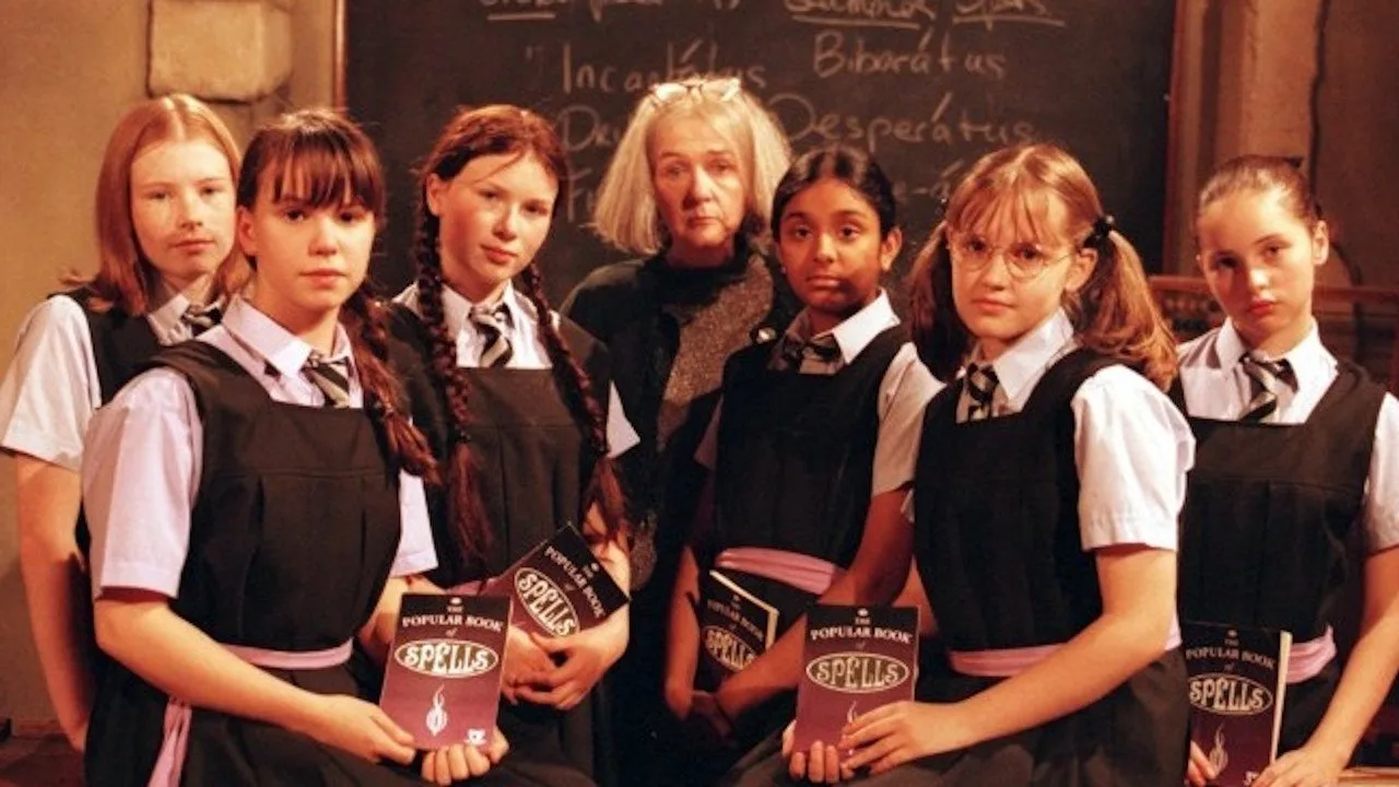 The Worst Witch için arka plan görseli