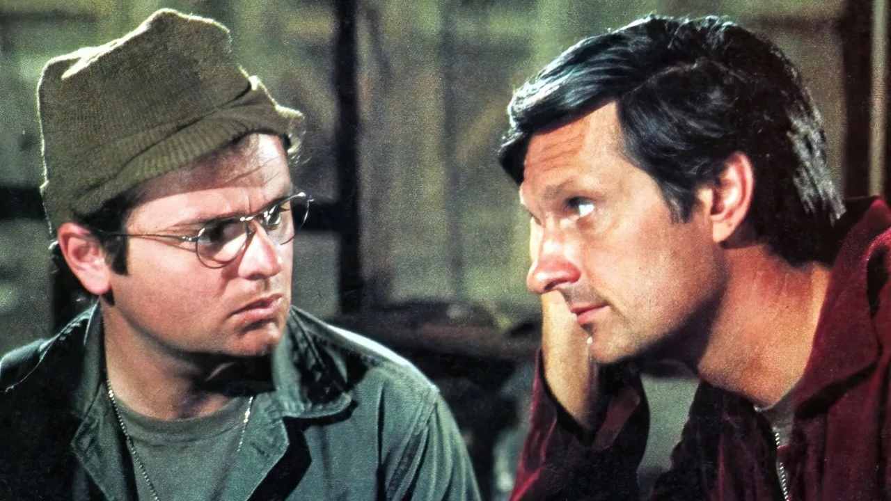 M*A*S*H için arka plan görseli